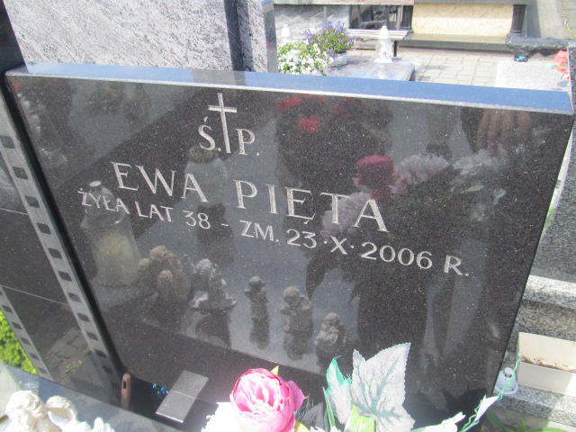 Ewa Pięta 1968 Sulejówek - Grobonet - Wyszukiwarka osób pochowanych